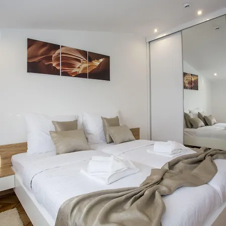 מלון דירות Adrion