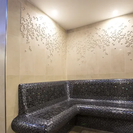 Adrion Lägenhetshotell 4*