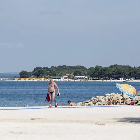 Adrion Lägenhetshotell 4*