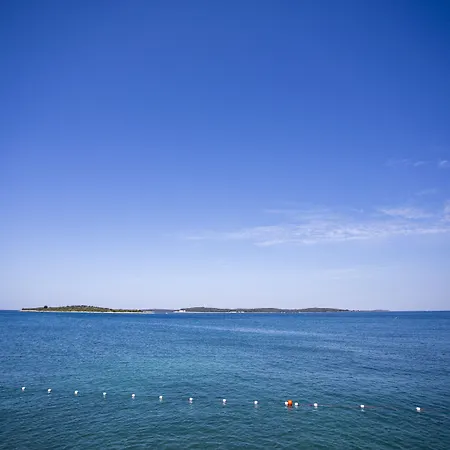 Lägenhetshotell Adrion 4*