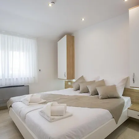 Aparthotel Adrion Pula
