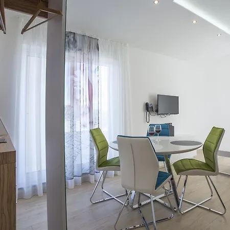 Adrion Aparthotel 4*