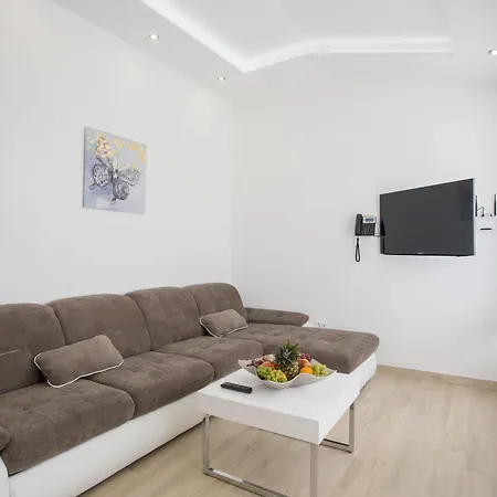 Aparthotel Adrion 4*