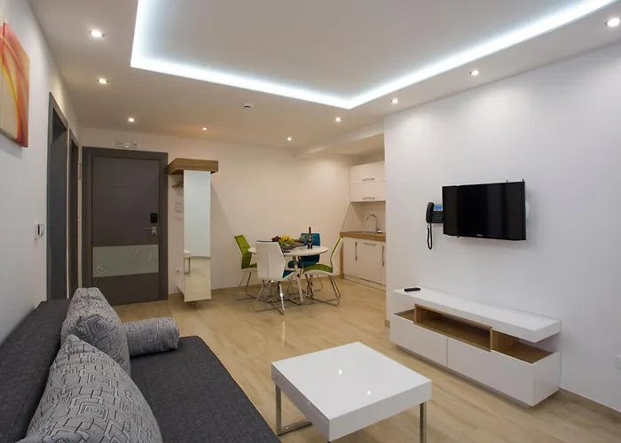 아파트호텔 Adrion 풀라