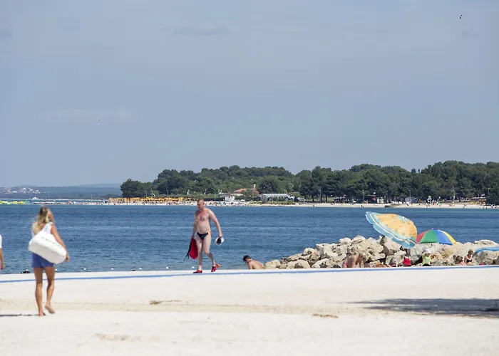 Adrion 아파트호텔 4*