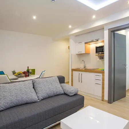 Adrion Apartmanhotel Póla