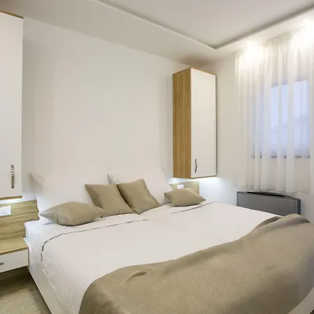 Adrion Apartmanhotel