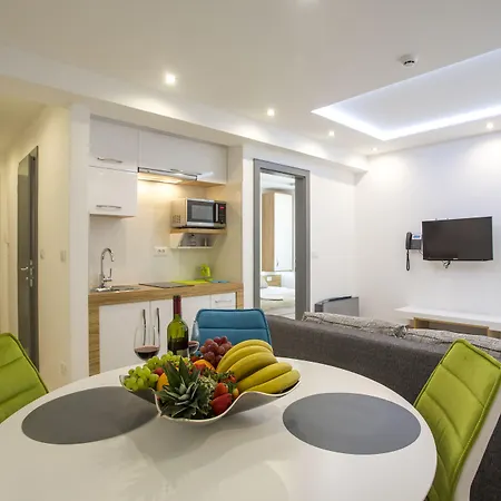 Apartmanhotel Adrion 4*