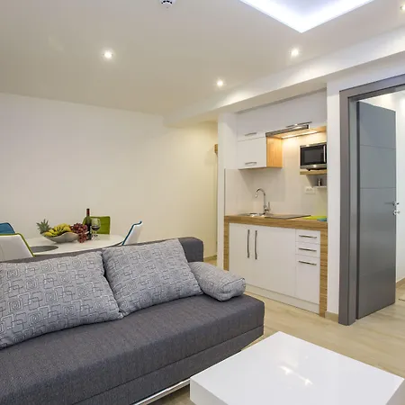 Adrion Apartmanhotel Póla