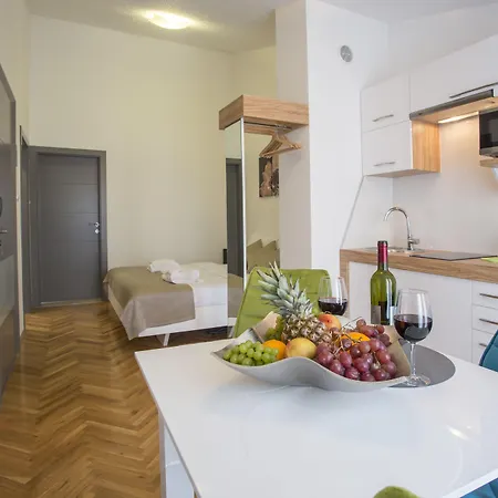 Adrion Apartmanhotel