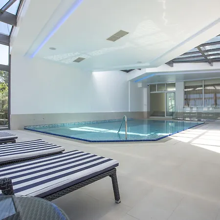 Adrion Apartmanhotel Póla