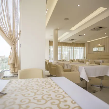 Adrion Hotel apartamentowy 4*