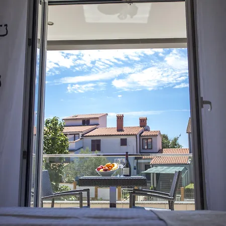 Hotel apartamentowy Adrion 4*