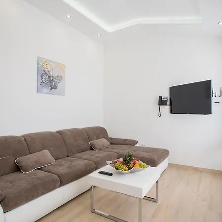 Aparthotel Adrion 4*