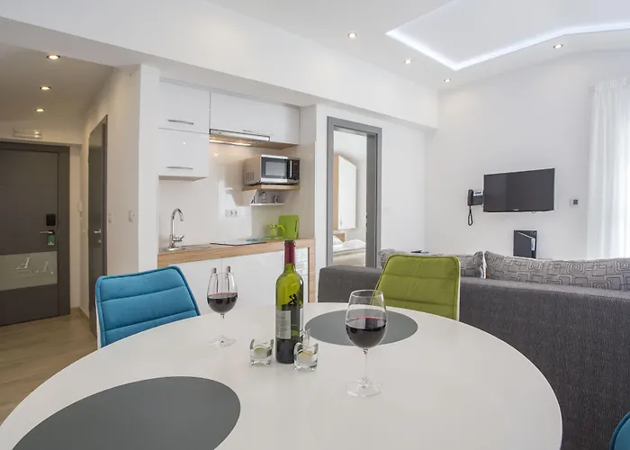 מלון דירות Adrion