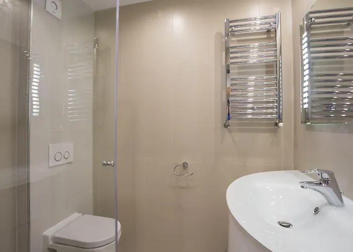 Adrion מלון דירות