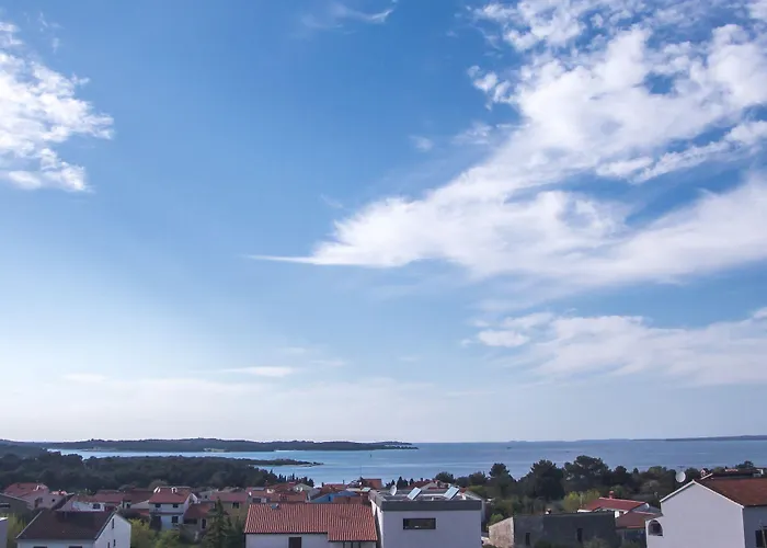 מלון דירות Adrion