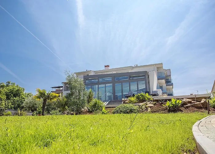 Adrion Apart Otel 4*