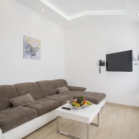 شقة فندقية Adrion